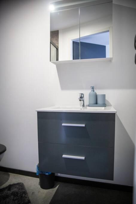 Bienvenue Dans Le Cobalt ! Apartment Cholonge Exterior photo